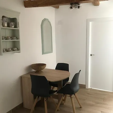 Apartment Centrally Located Two Bed In